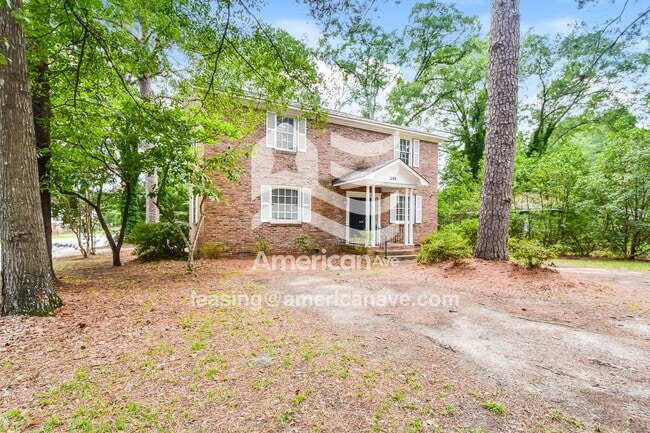 Building Photo - 2894 Elm St