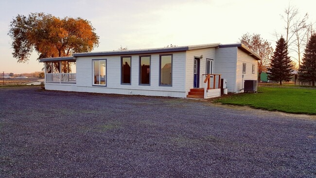 Photo - Spectacular New Remodel-Flexible lease term-
