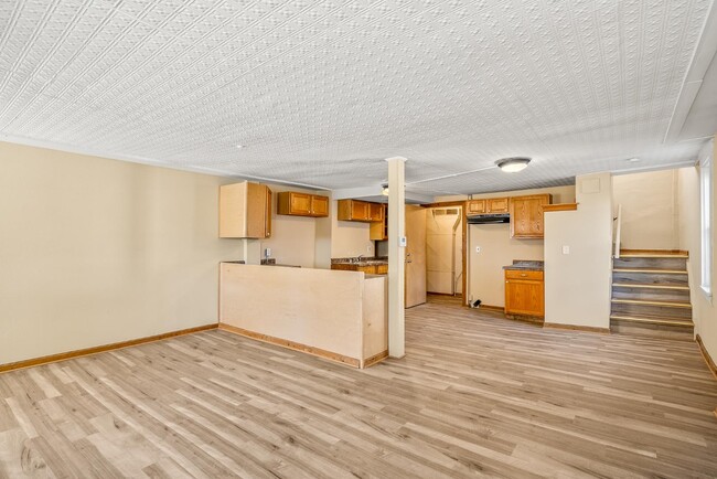 Building Photo - 902 N 2nd St Rental