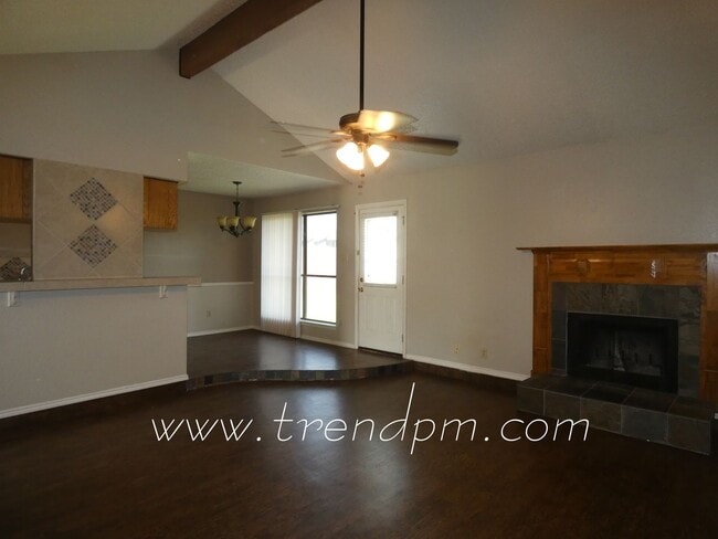 Photo - 404 Asbury Dr