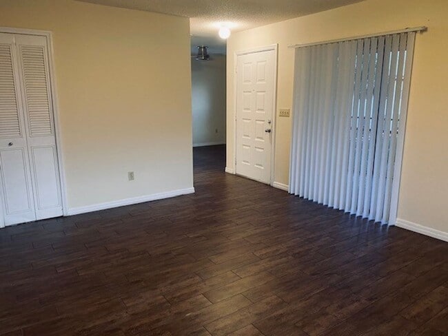 1604 Sunside Square Unit 33