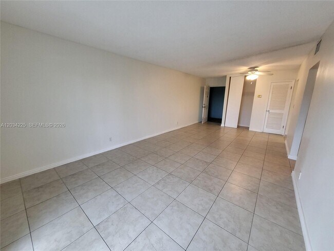 Photo - 405 S Pine Island Rd Unit 406D