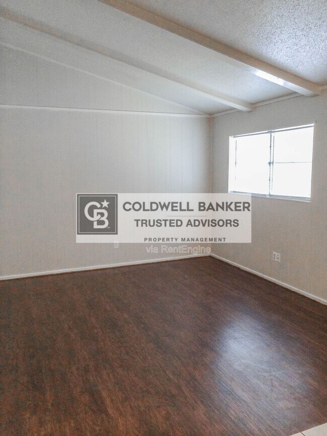 Photo - 1802 Elkhart Ave Unit Apartment A