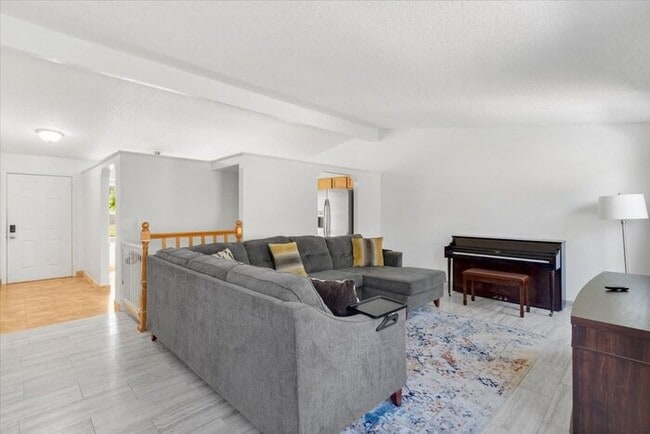 Photo - Charming 3 beds 2 baths in Centennial!