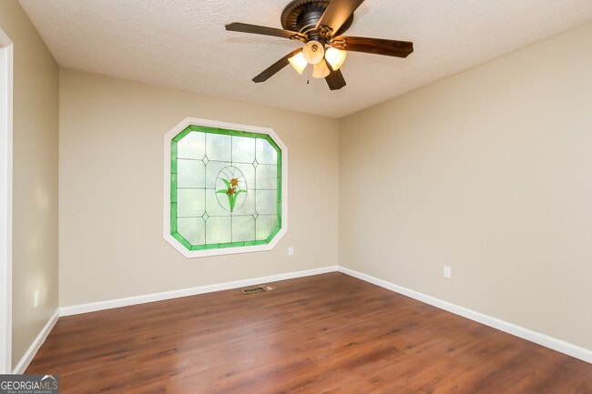 Photo - 1141 Reading Dr NW