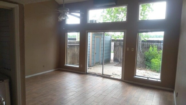 Photo - 2429 Miramar Ct Unit 2429