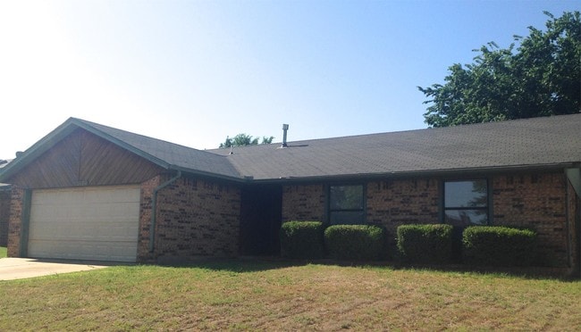 Building Photo - 2100 Castle Rock