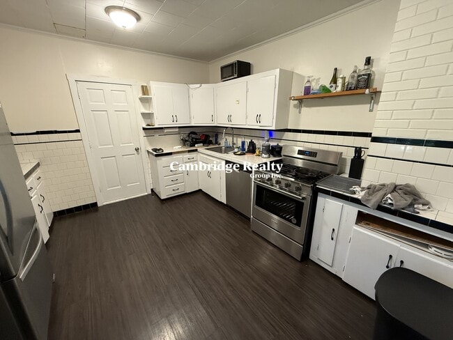 Building Photo - 357 Cambridge St Unit 2L