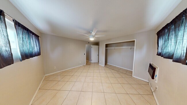 Photo - 5311 Saxon St