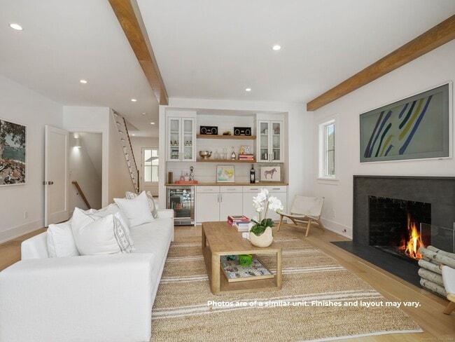 Photo - 14 White Barns Ln