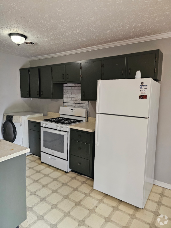 Building Photo - 165 Midway Dr Unit A Rental