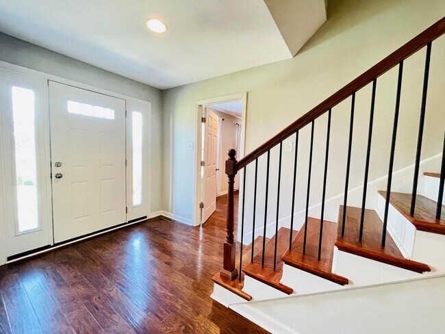 Photo - 223 Raintree Ln