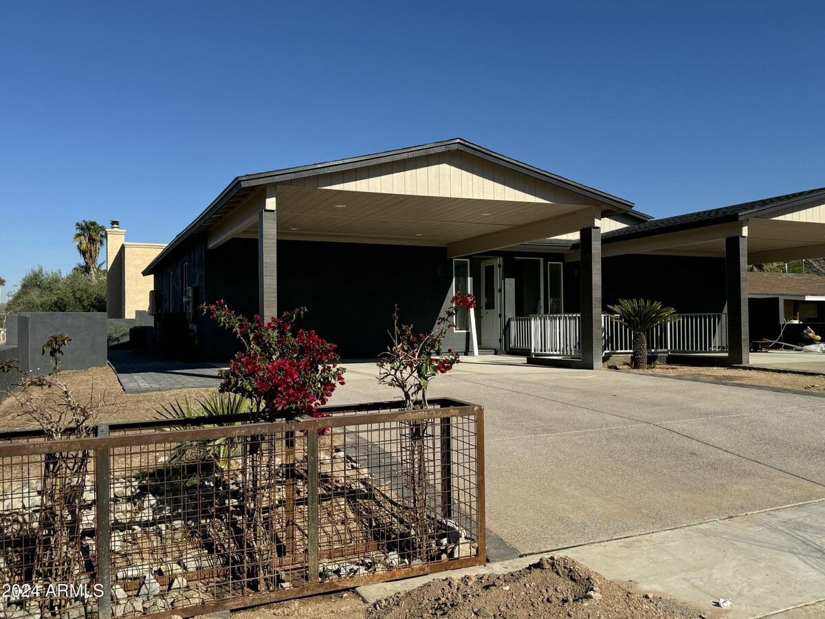 Photo - 1406 E Cinnabar Ave Townhome