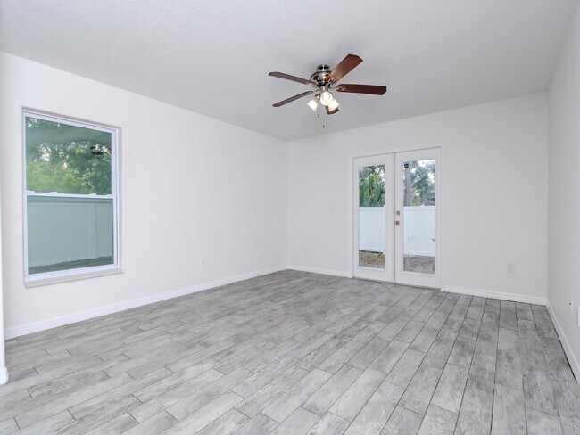 Charming 3-Bedroom, 2-Bathroom Home in South Tampa – Perfect Location!