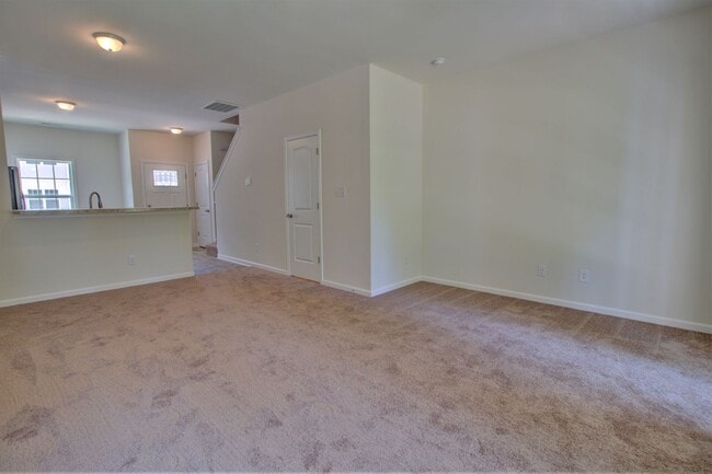 Photo - 2 BR/ 2.5 Bath Townhome located in The Tow...