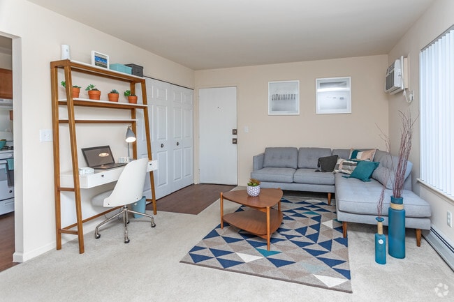 1BR, 1BA - 625 SF