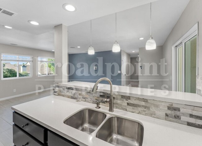 Photo - 2512 Wanek Rd