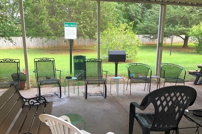 Photo - 122 Kickapoo St