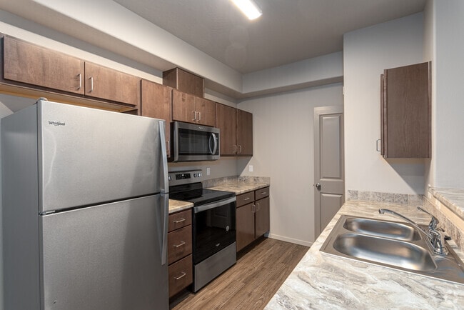 2BR, 1BA - 843SF - The Villas at Carrington