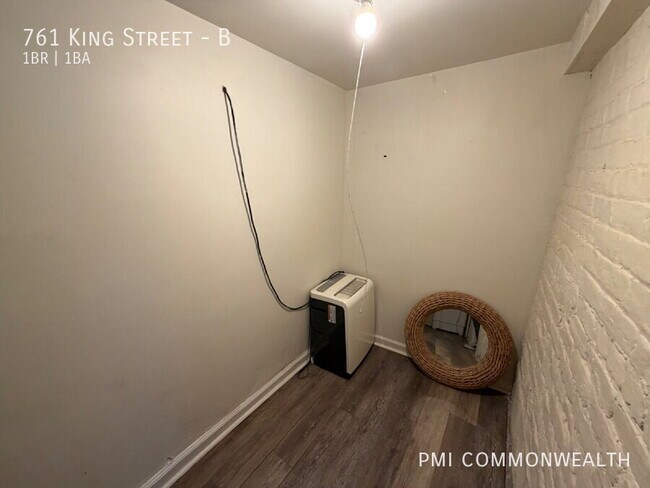 Photo - 761 King St Unit B