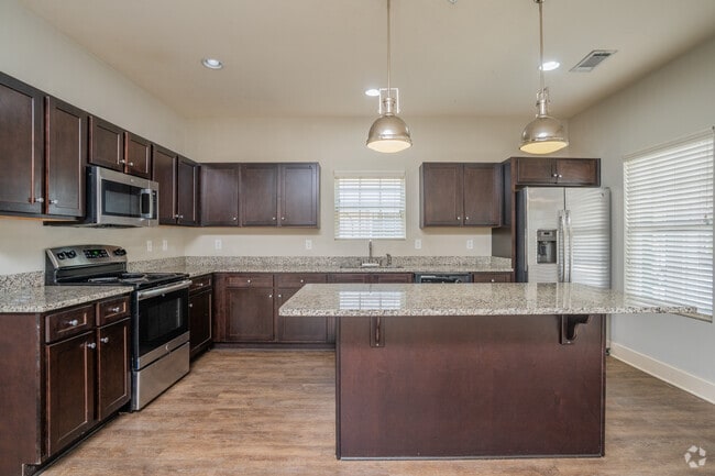5BR, 5BA - 2,408SF - The Dogwood - Kitchen