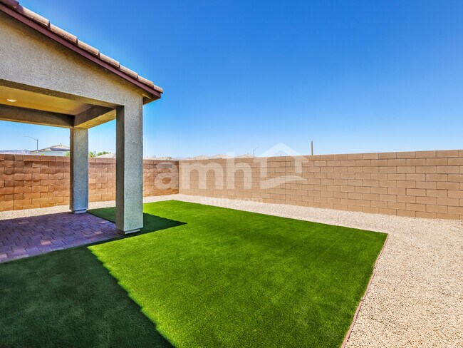 Photo - 9584 Marchmont Rd