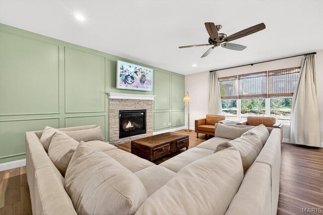 Photo - 415 Filipp Ln