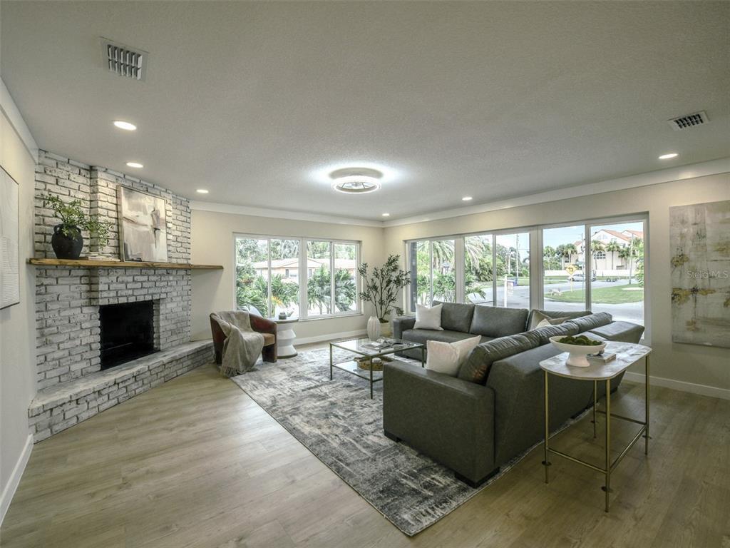 Photo - 6400 Mockingbird Way S