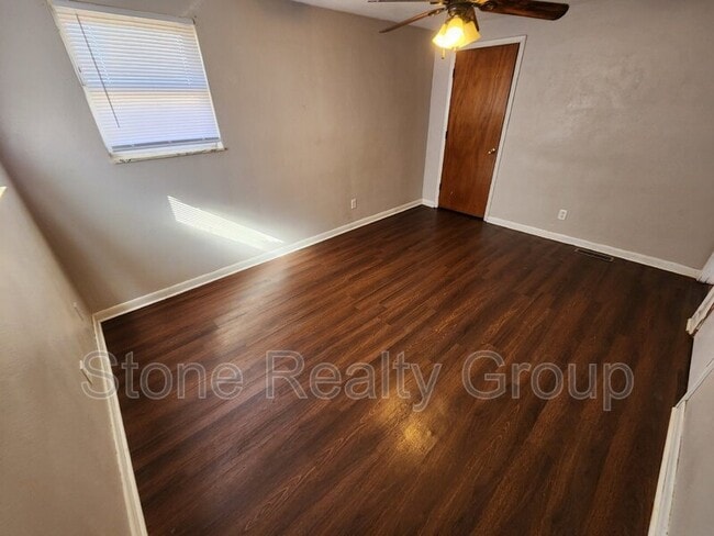 Photo - 3742 E Beulah Ave Unit 1