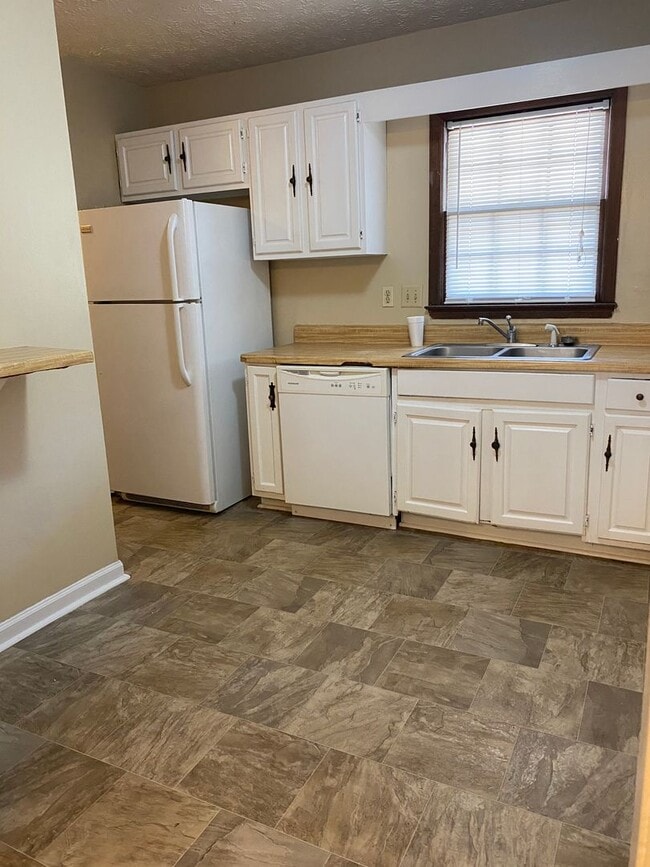 Photo - 1909 S Milledge Ave Unidad 02jsrental