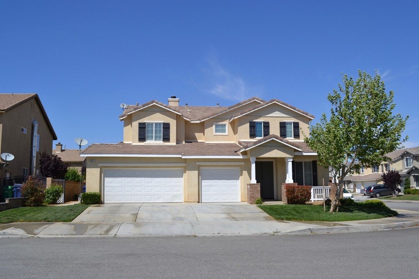 Beautiful 2 Story West Lancaster Home Offering 3024 sq. ft Near Quartz Hill High School - Beautiful 2 Story West Lancaster Home Offering 3024 sq. ft Near Quartz Hill High School