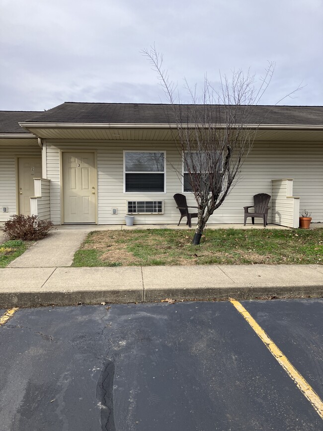 Building Photo - 68 E 1st St Unit 3