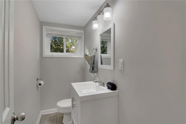 Photo - 577 Kurtz Rd