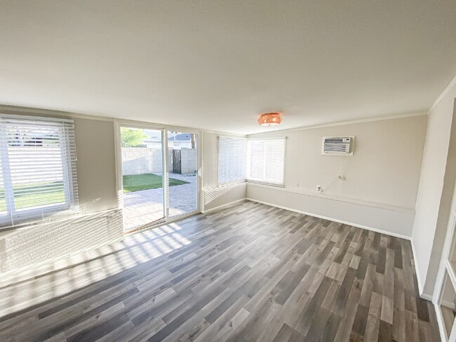 21 E Alameda Dr