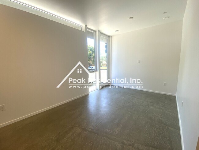 Photo - Binnen2437 Unidad #101 Lower