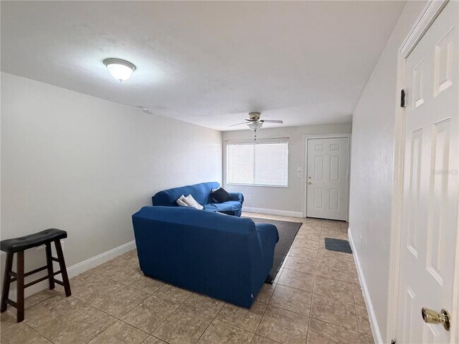 2635 SW 35th Pl Unit 1407