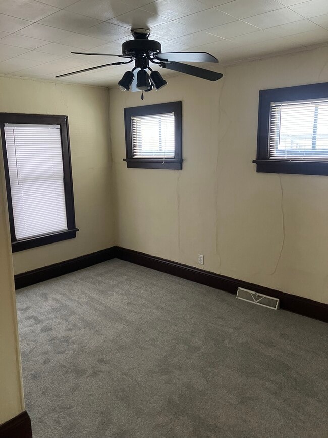 Photo - 114 N 79th St