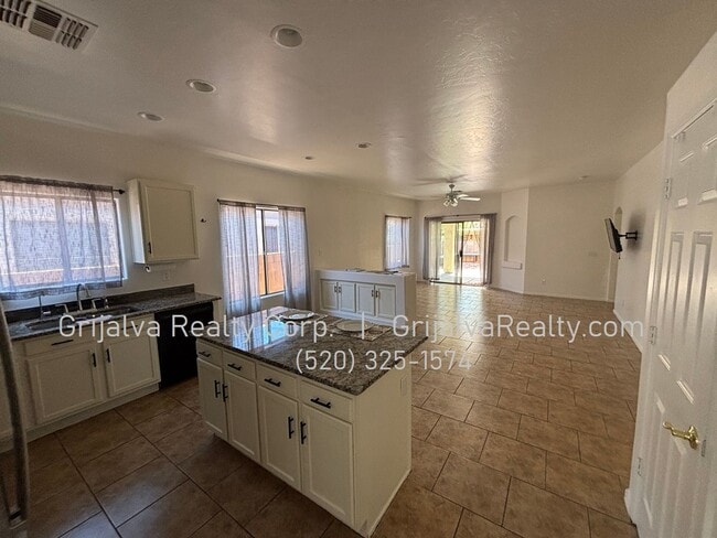 Photo - Spacious 4-Bedroom, 2 Bath Rancho Sahuarita Home for Rent (Camino Rancho Tierra/Rancho Sahuarita)