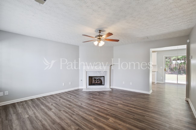 Photo - 9461 Lakeview Rd
