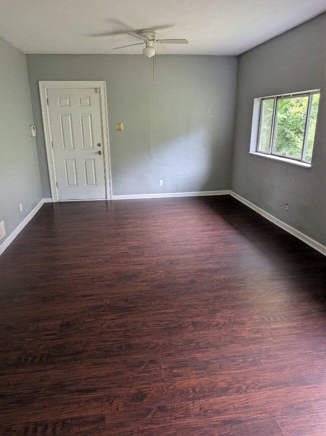 Cute Two Bedroom Home On Dead End Street In Spring Hill