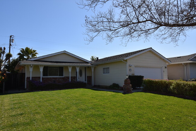 Gorgeous West San Jose 3BD 2BA 1400SF Home - Gorgeous West San Jose 3BD 2BA 1400SF Home