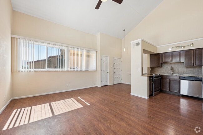 Vaulted Ceiling, 2BR, 2BA - 872SF - Dining Room