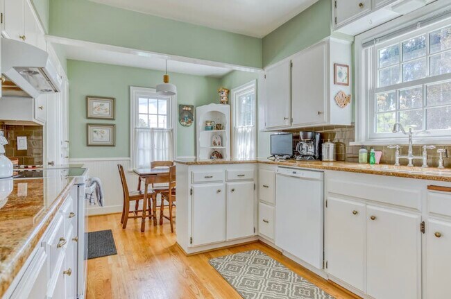 Photo - 6309 NE Broadway