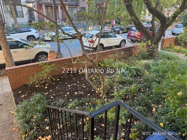 Photo - 2219 Ontario Rd NW