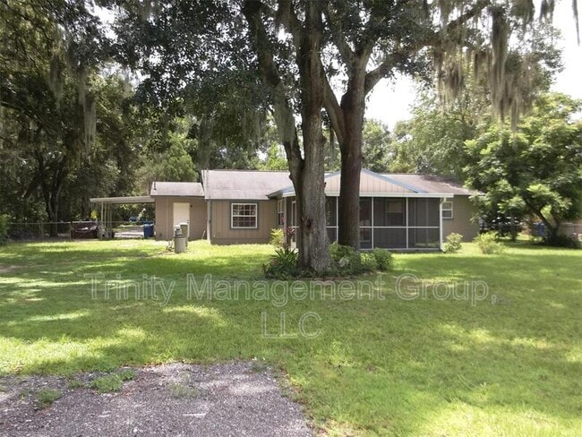 Photo - 740 Knowles Rd
