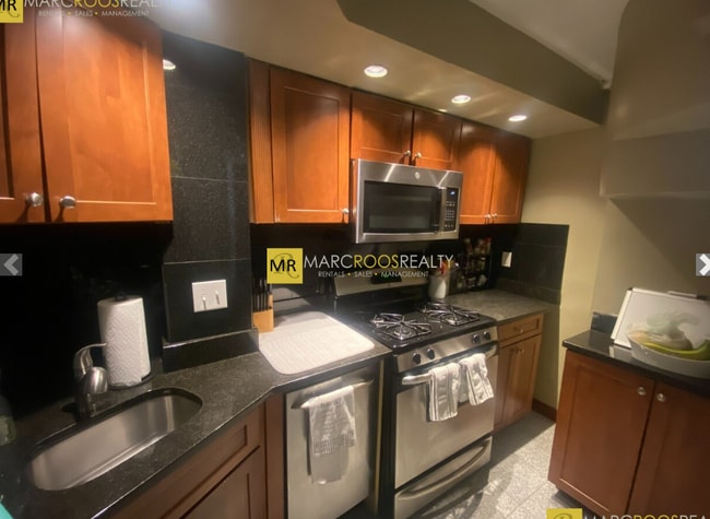 Building Photo - 109 Beacon St