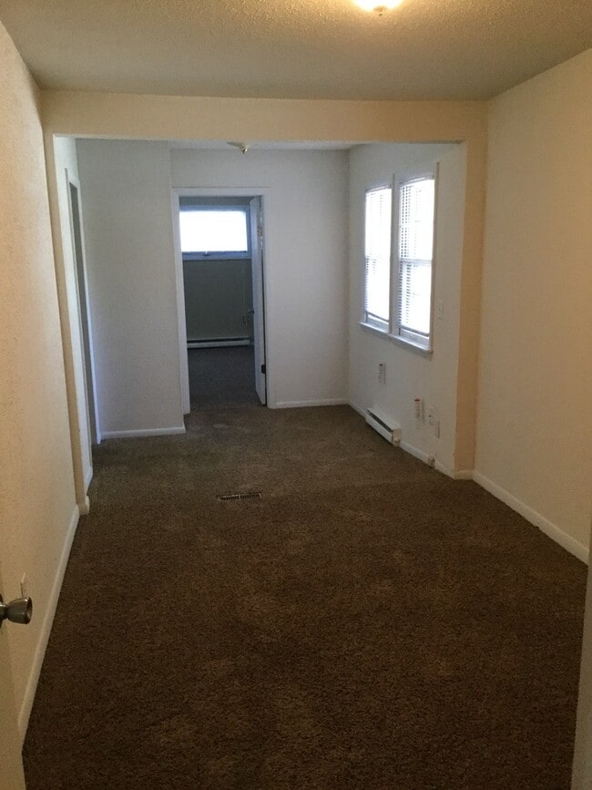Building Photo - 1308-1310 J Ave NE Unit 1308 Rental