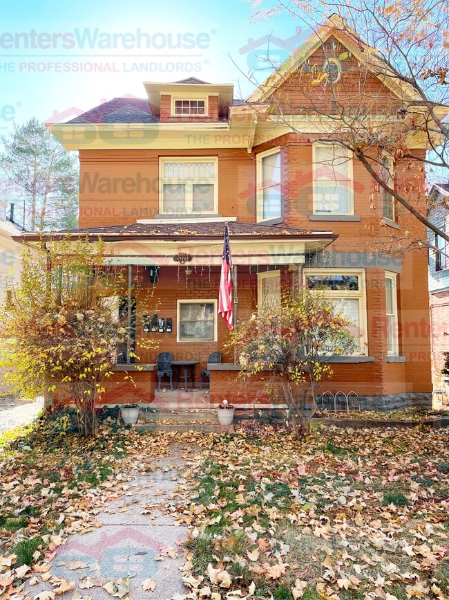 Building Photo - 970 E 1st Ave