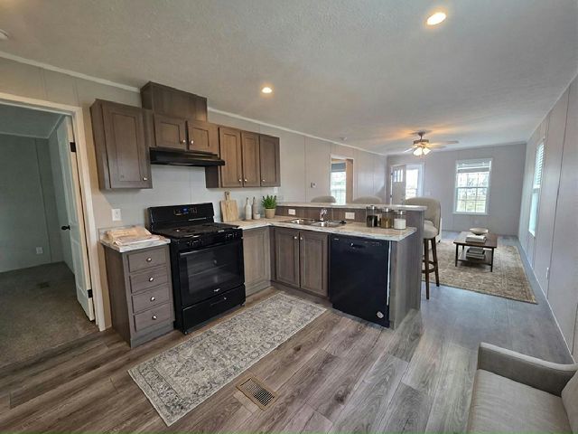 Photo - 206 Bluejay Ln