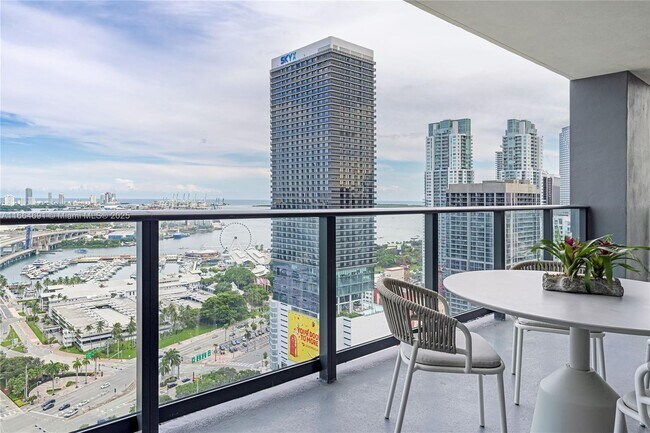 Photo - 159 NE 6th St Unidad 2716 Rental